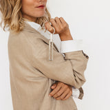 Foto de Detalle de Llavero en baño de Plata con modelo de CXC