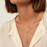 Collar Cadena Fina Grillete Banderín